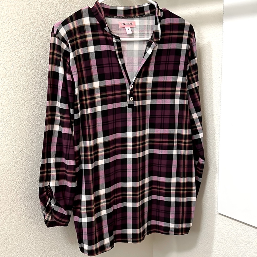 NWT Maternity 3/4 Sleeve Top